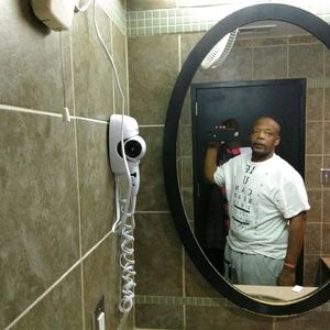 Meet your Posher, Kenneth